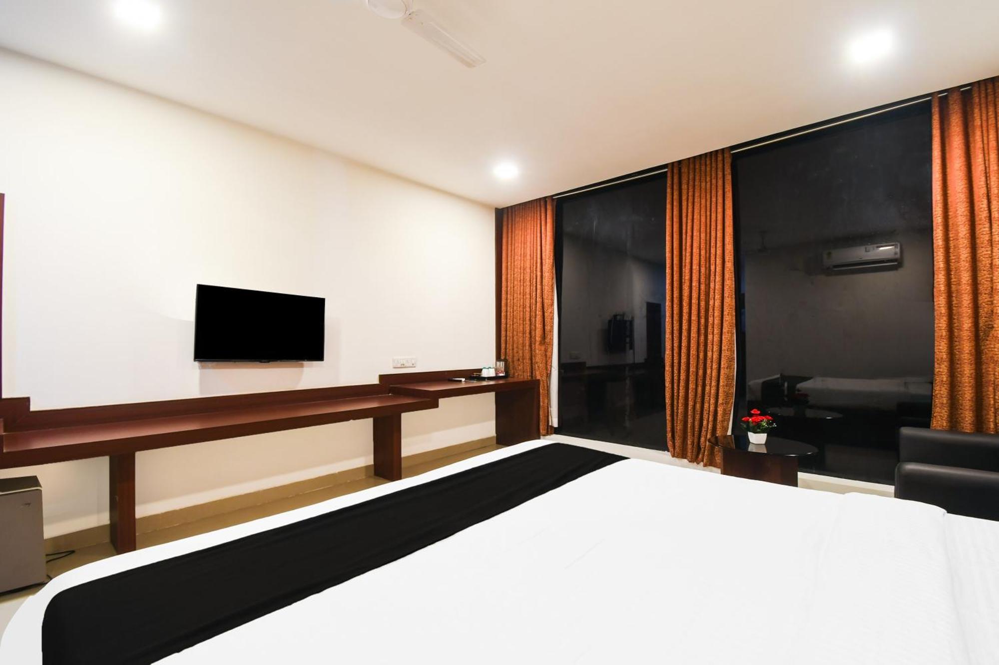 Super Townhouse Best Inn Khandagiri Exterior photo